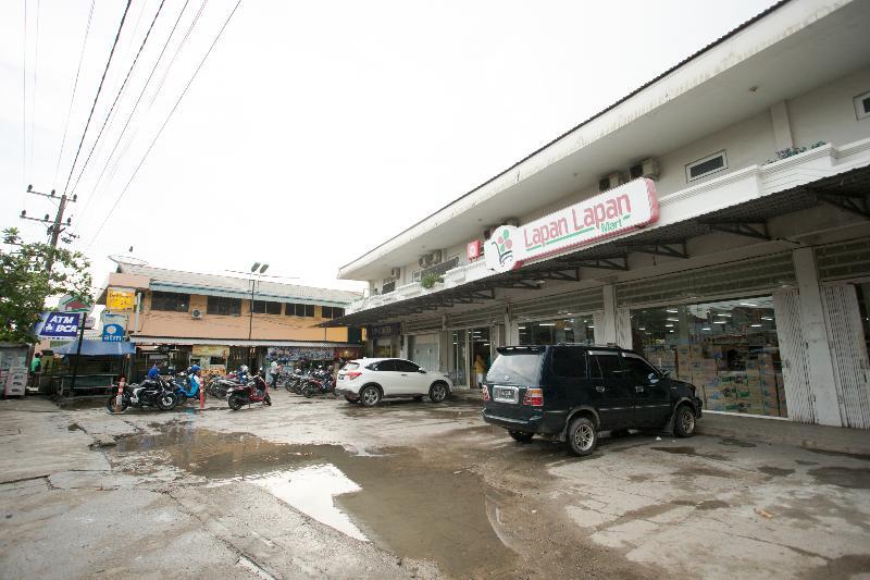 Oyo 850 Lapan Lapan Ξενοδοχείο Banjarmasin  Εξωτερικό φωτογραφία